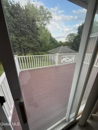 $220,000 | 6 Pine Street, Bethlehem, NY 12203