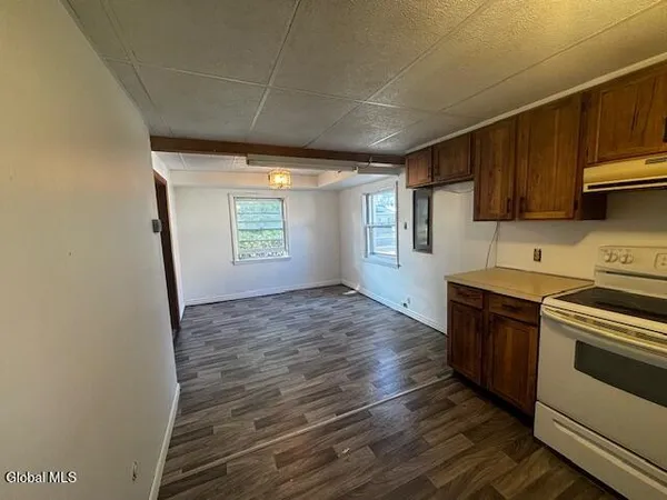 $220,000 | 6 Pine Street, Bethlehem, NY 12203