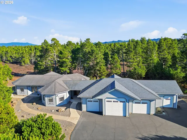 $1,118,000 | 5200 Dunewood Drive, Florence, OR 97439