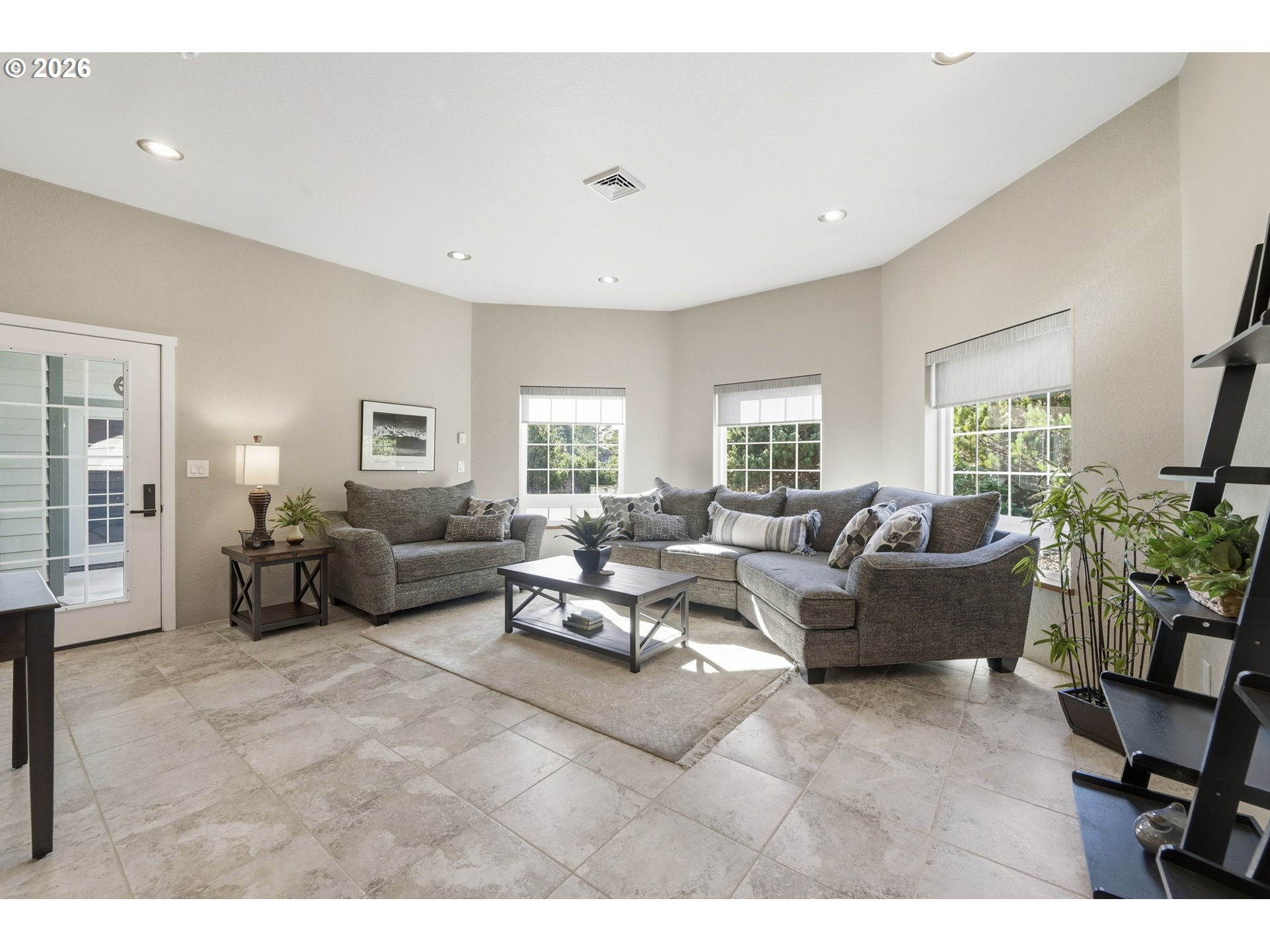 5200 Dunewood Drive Florence, OR 97439 - Photo 23 of 48 a living room with furniture and a couch
