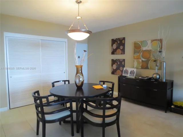 $2,600 | 3000 South Ocean Drive, Unit 904, Hollywood, FL 33019