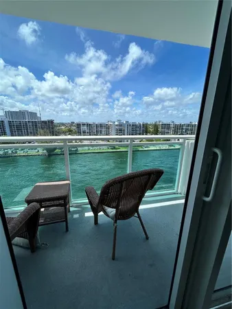 $2,400 | 3000 South Ocean Drive, Unit 904, Hollywood, FL 33019