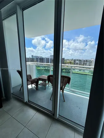 $2,400 | 3000 South Ocean Drive, Unit 904, Hollywood, FL 33019