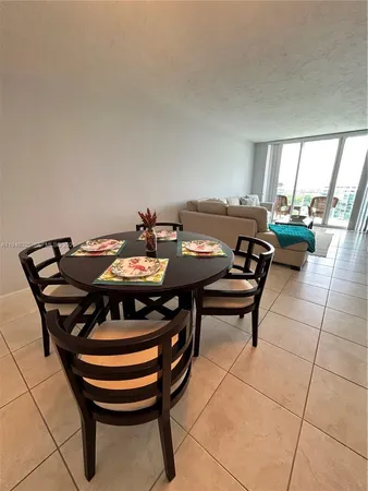 $2,400 | 3000 South Ocean Drive, Unit 904, Hollywood, FL 33019