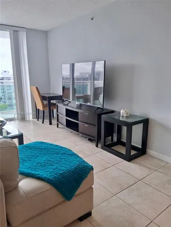 $2,400 | 3000 South Ocean Drive, Unit 904, Hollywood, FL 33019