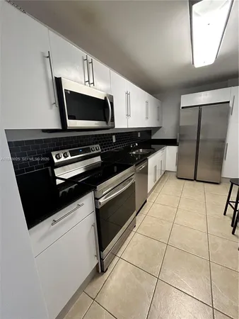 $2,400 | 3000 South Ocean Drive, Unit 904, Hollywood, FL 33019