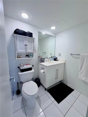 $2,400 | 3000 South Ocean Drive, Unit 904, Hollywood, FL 33019