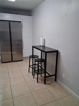 $2,400 | 3000 South Ocean Drive, Unit 904, Hollywood, FL 33019