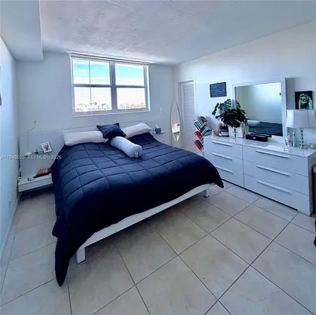 $2,400 | 3000 South Ocean Drive, Unit 904, Hollywood, FL 33019