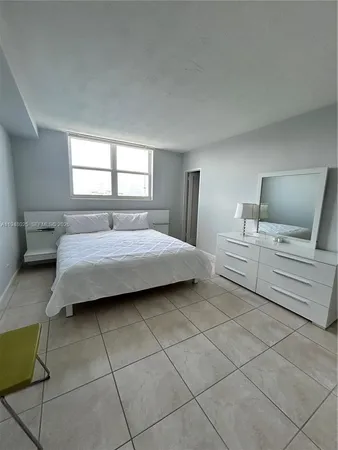 $2,400 | 3000 South Ocean Drive, Unit 904, Hollywood, FL 33019