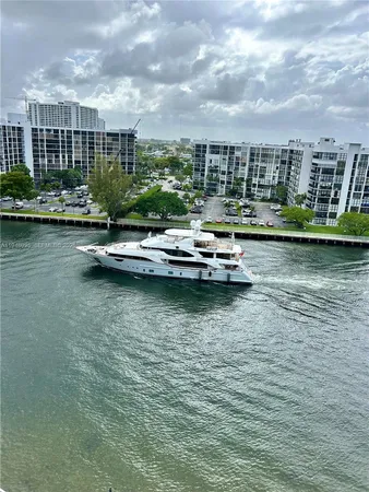 $2,400 | 3000 South Ocean Drive, Unit 904, Hollywood, FL 33019