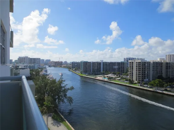 $2,400 | 3000 South Ocean Drive, Unit 904, Hollywood, FL 33019