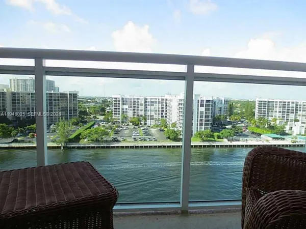 $2,400 | 3000 South Ocean Drive, Unit 904, Hollywood, FL 33019