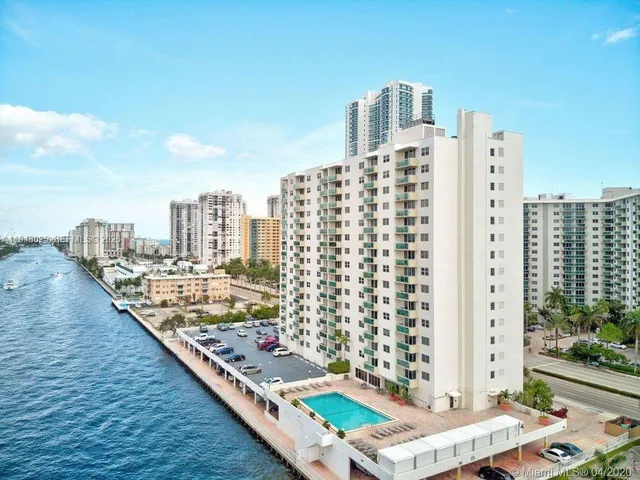 $2,600 | 3000 South Ocean Drive, Unit 904, Hollywood, FL 33019