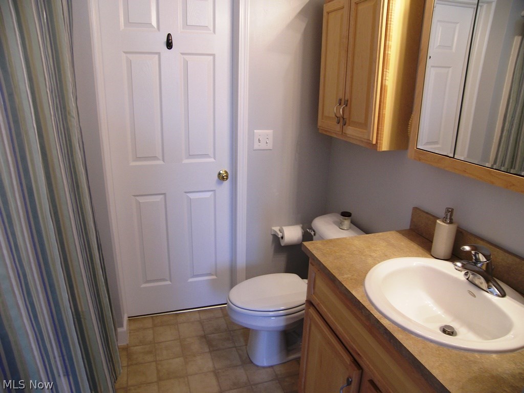 1739 Lyndhurst Road Lyndhurst, OH 44124 - Photo 12 of 21