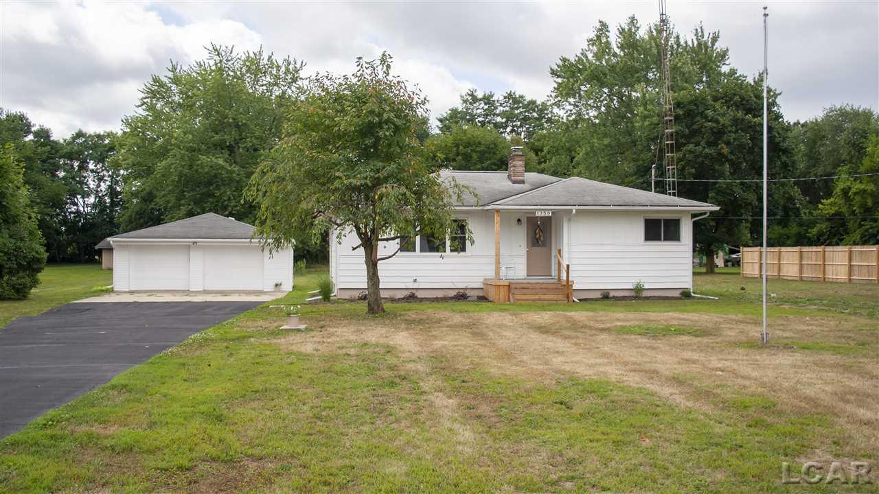1359 Moore Road Adrian, MI 49221 - Photo 1 of 15 31391176.JPG