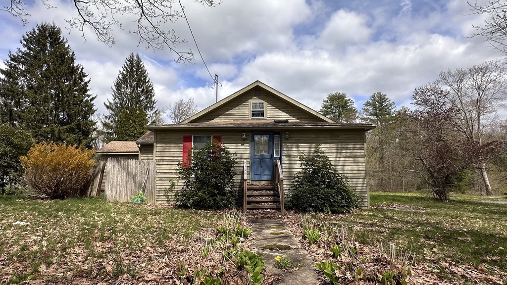 266 Brookfield Road Charlton, MA 01507 - Photo 2 of 28 Gallery Image 2