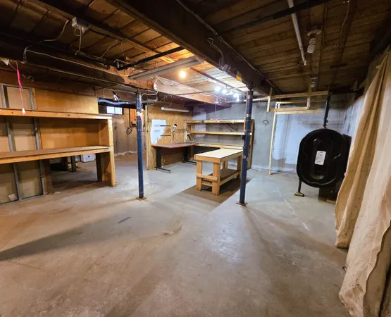 $325,000 | 119 Newton Hill Road, Vernon, VT 05354