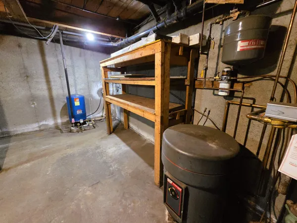 $325,000 | 119 Newton Hill Road, Vernon, VT 05354