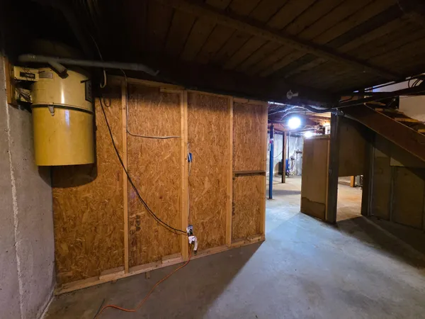 $325,000 | 119 Newton Hill Road, Vernon, VT 05354