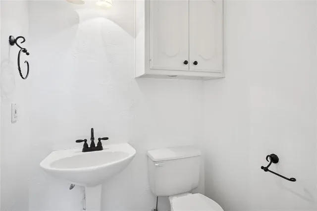 $2,750 | 807 Peterstow Drive, Euless, TX 76039