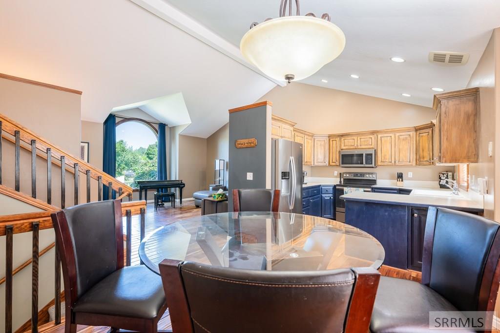 2755 Ridgecrest Drive Idaho Falls, ID 83404 - Photo 13 of 48