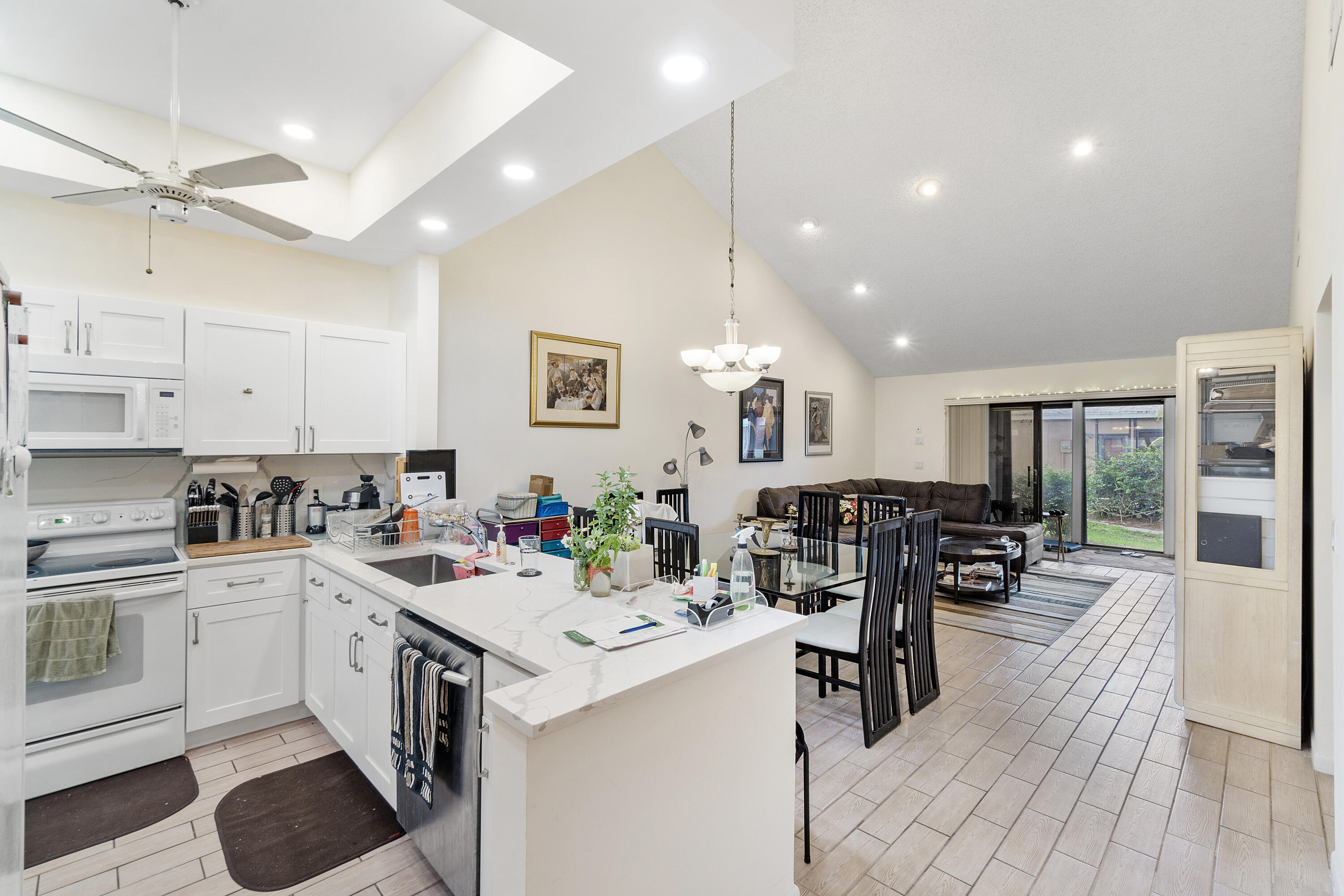 10900 Waterberry Court Boca Raton, FL 33498 - Photo 11 of 31 10900_Waterberry_Ct_013