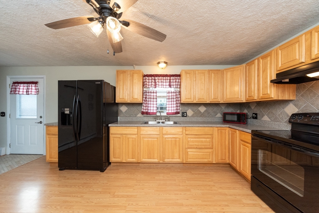 2 Woodruff Road Clinton, MA 01510 - Photo 5 of 29 Gallery Image 5
