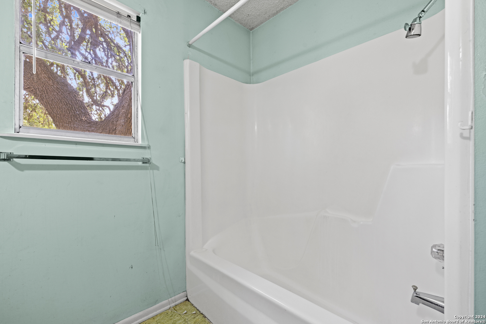 75 Rm 366 Leakey, TX 78873 - Photo 32 of 49 a bathroom with a bathtub and shower