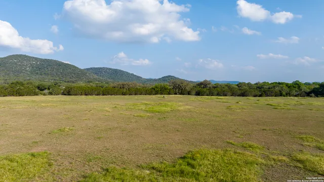 $1,999,000 | 75 Rm 366, Leakey, TX 78873