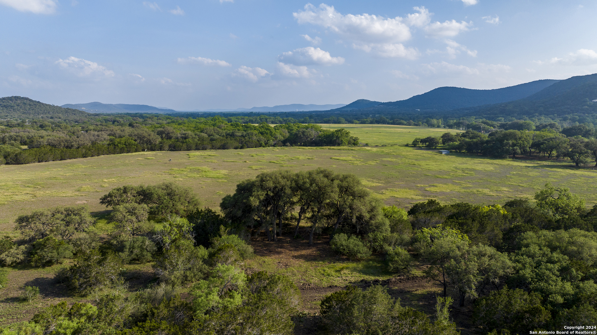 75 Rm 366 Leakey, TX 78873 - Photo 9 of 49 a view of an ocean and a mountain