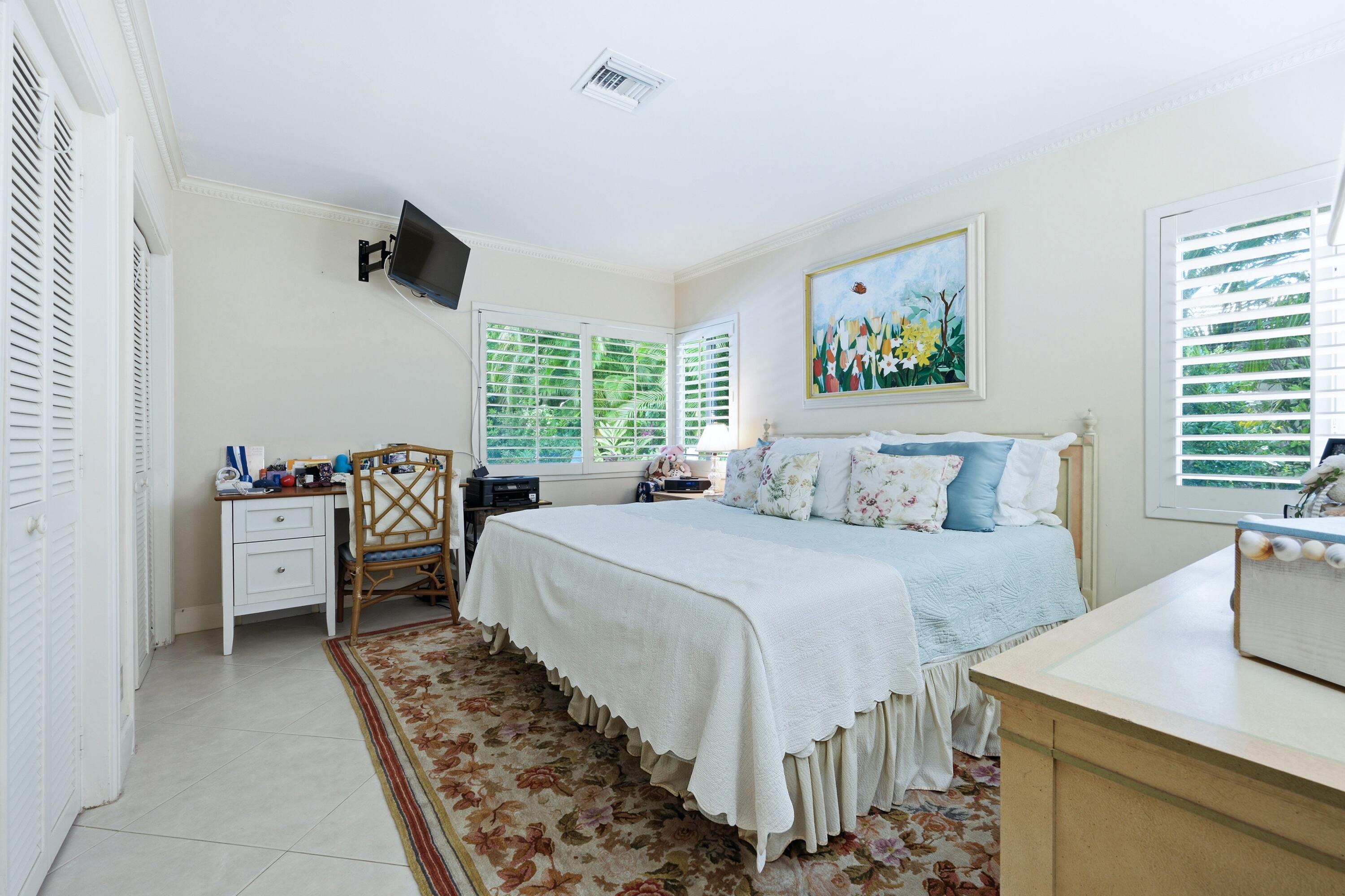 265 Fairview Road Palm Beach, FL 33480 - Photo 28 of 38 DSC_1042