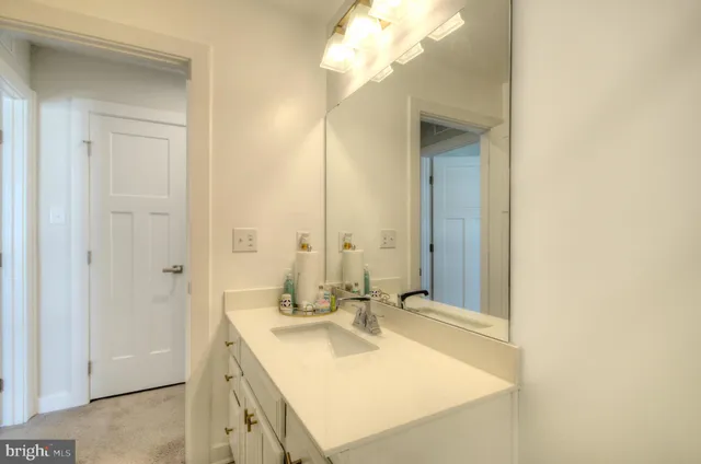 $675,000 | 8 Eichmann Way, Woodstown, NJ 08098