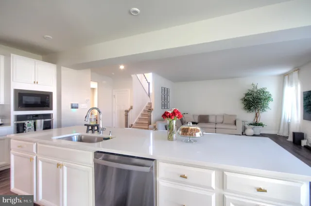 $675,000 | 8 Eichmann Way, Woodstown, NJ 08098