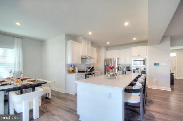 $675,000 | 8 Eichmann Way, Woodstown, NJ 08098