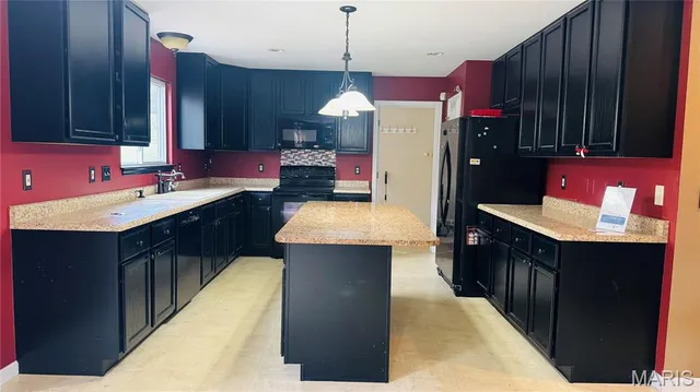 $450,000 | 917 Emerald Oaks Court, Eureka, MO 63025