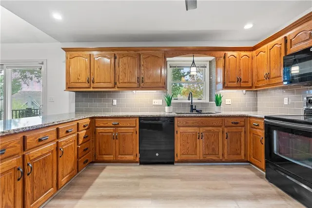 $439,900 | 312 Southeast Breon Bay, Lee's Summit, MO 64063