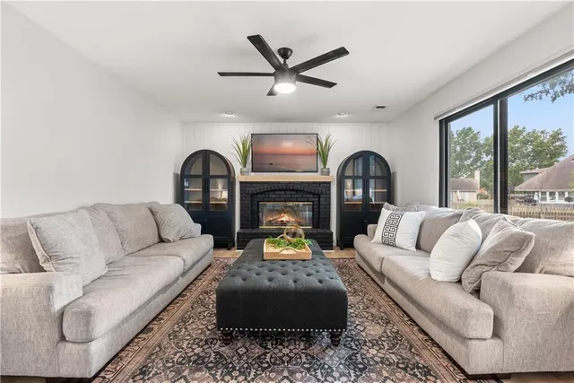 $439,900 | 312 Southeast Breon Bay, Lee's Summit, MO 64063