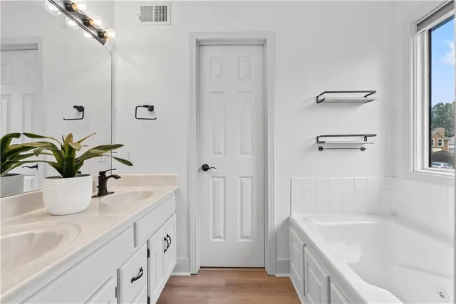 $439,900 | 312 Southeast Breon Bay, Lee's Summit, MO 64063