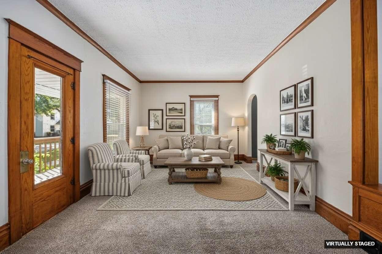 152 Washington Street Sunfield, MI 48890 - Photo 5 of 36 Living Room_MLS