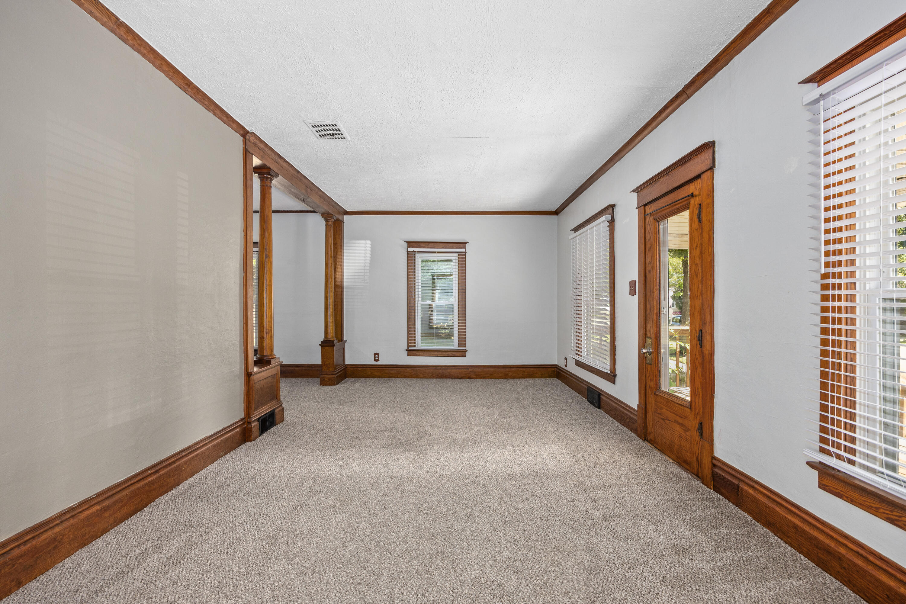 152 Washington Street Sunfield, MI 48890 - Photo 6 of 36 IMG_1003