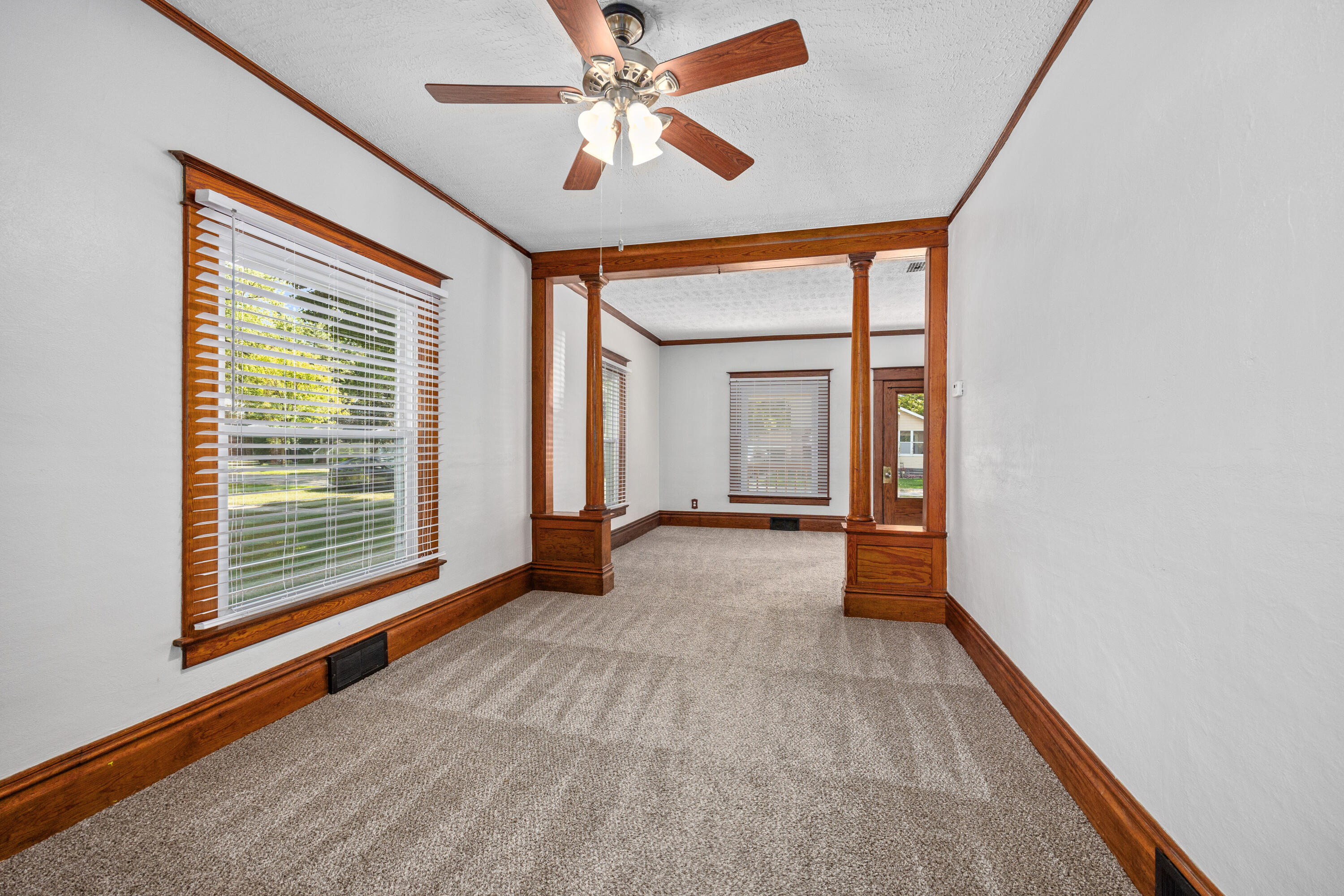 152 Washington Street Sunfield, MI 48890 - Photo 7 of 36 IMG_1004