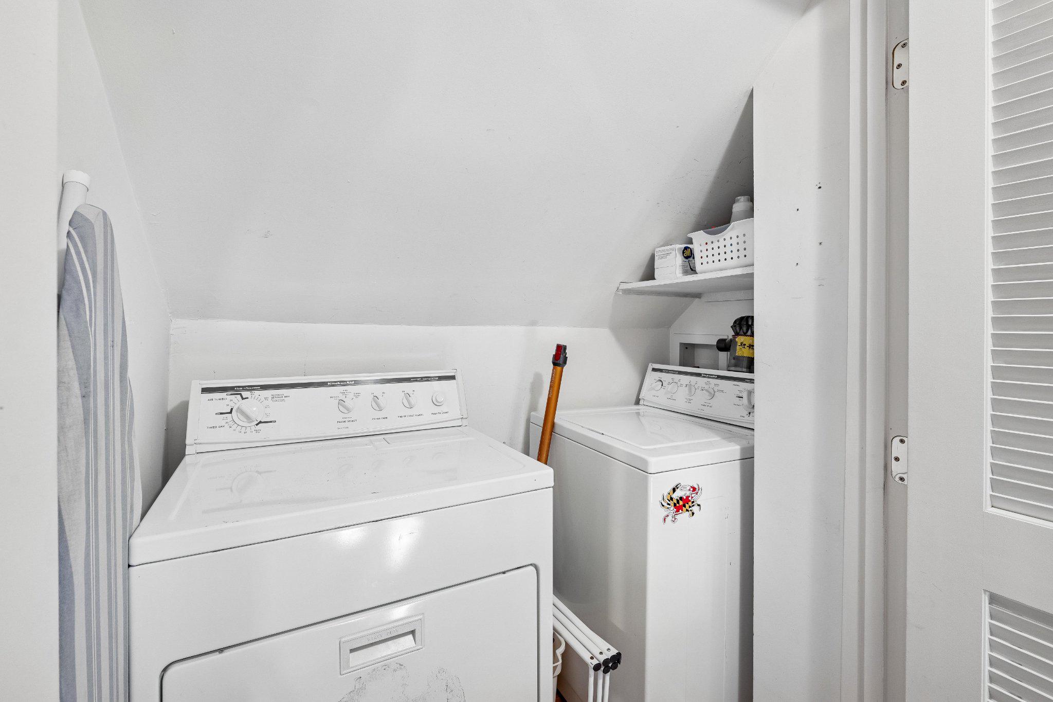 905 Robin Road Silver Spring, MD 20901 - Photo 27 of 39 Upper Level Laundry