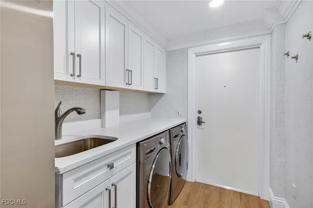 a picture of a lake view