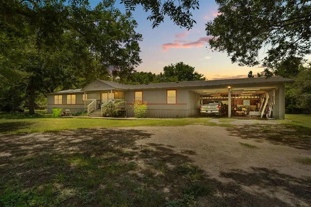 $365,000 | 327 Laura Lane, Bastrop, TX 78602