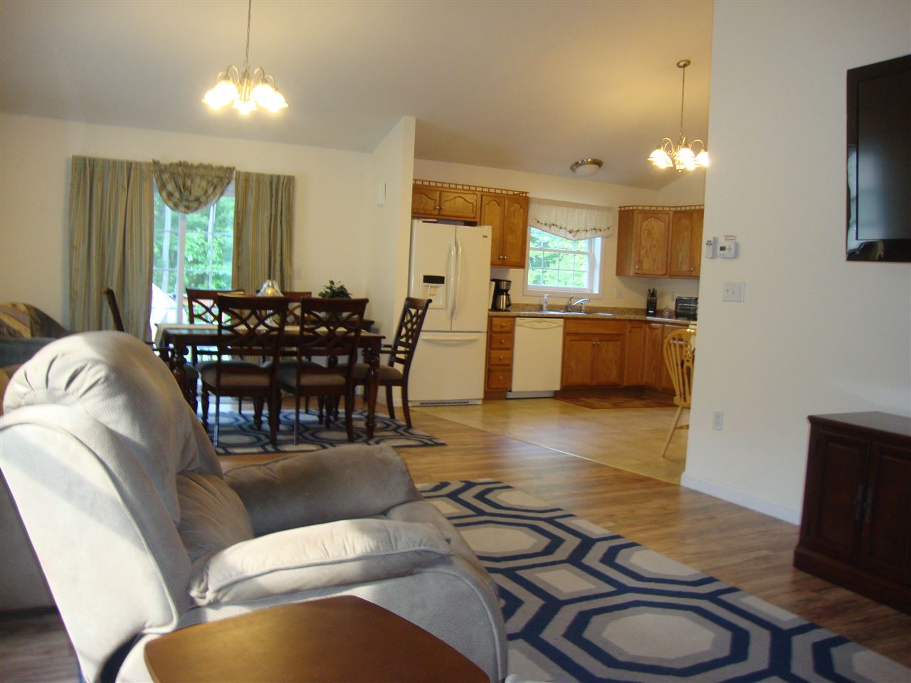 122 A High Range Road, Unit 122A Londonderry, NH 03053 - Photo 4 of 6 Gallery Image 4