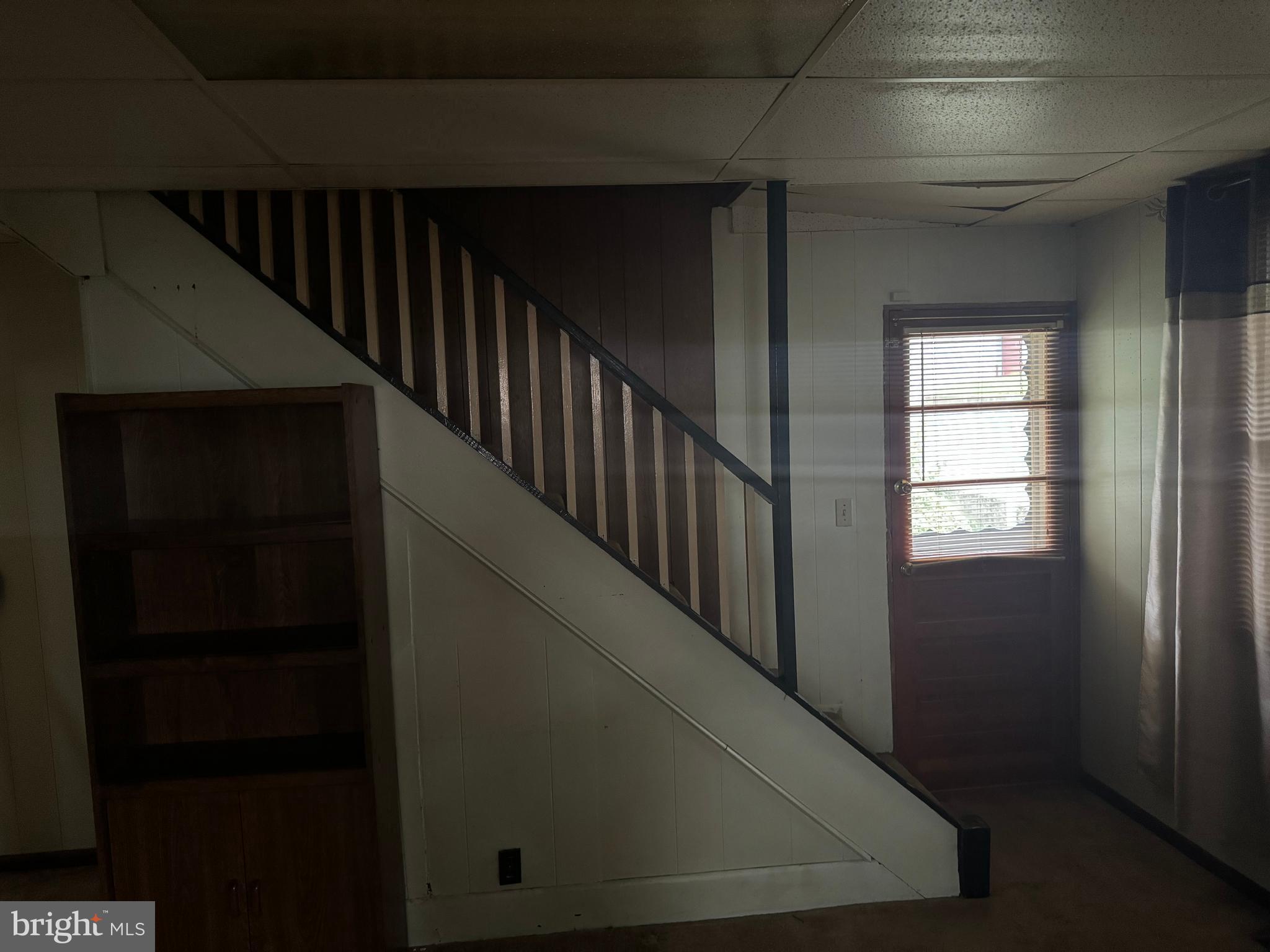 201 Springdale Street Cumberland, MD 21502 - Photo 7 of 18 Living room area