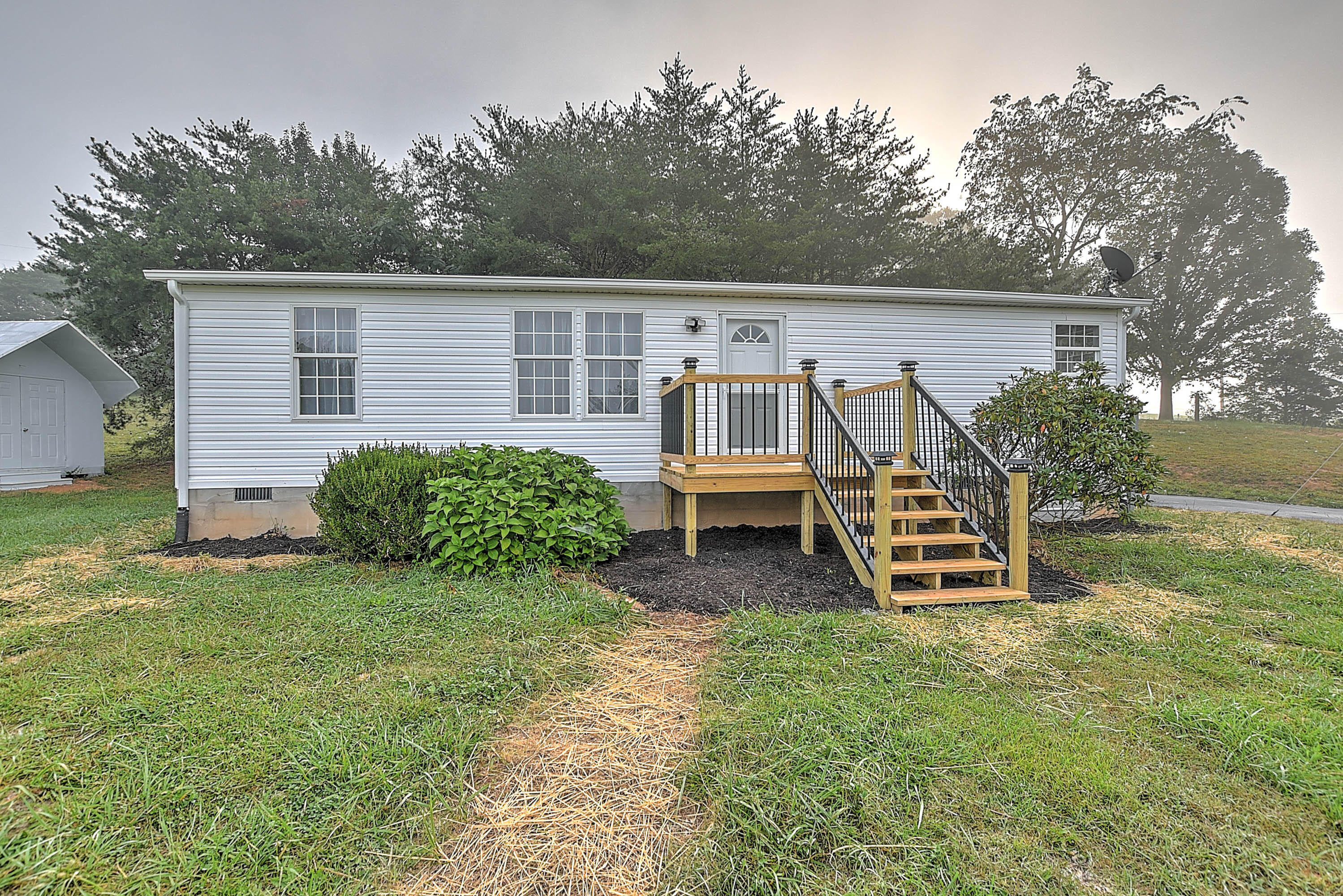 219 Stanfield Road Bluff City, TN 37618 - Photo 3 of 21 Stanfield-4