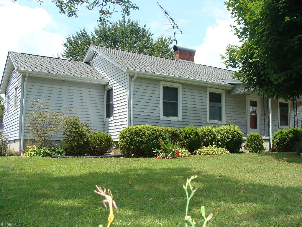 125 Shoaley Branch Road Elkin, NC 28621 - Photo 4 of 30 Gallery Image 4