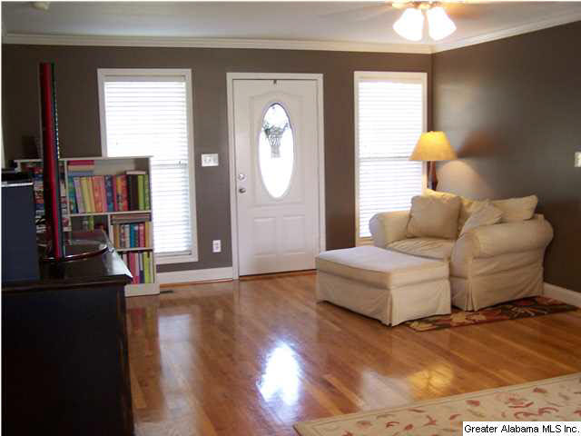 907 Ridgeway Drive Oneonta, AL 35121 - Photo 4 of 28